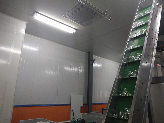 吉拓機械走向世界無菌凈化生產線吹瓶機